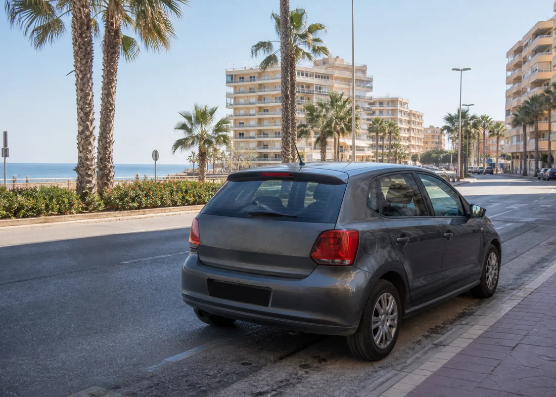 Avenida litoral de Fuengirola, donde realizamos revisiones de coches de segunda mano